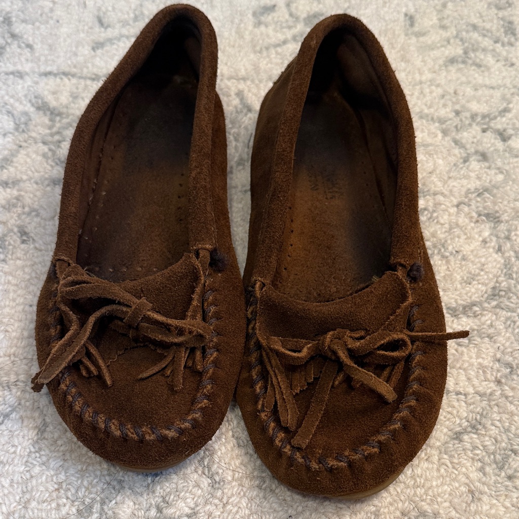 Authentic Minnetonka Brown Suede Moccasin Flats With Tassel Bow